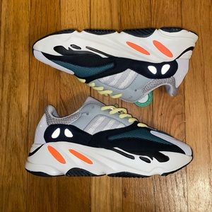 Yeezy boost 700